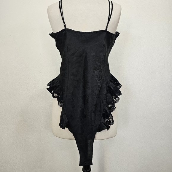 Cute Rave Babe Bodysuit 🖤 - Picture 2 of 7